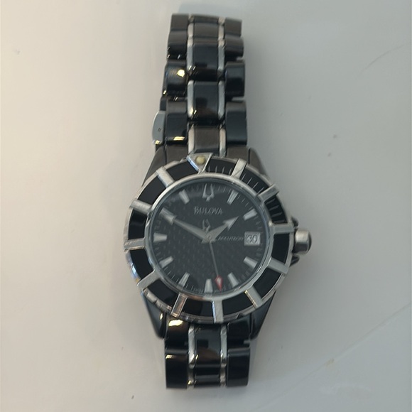 Bulova Acutron Watch - Picture 5 of 7